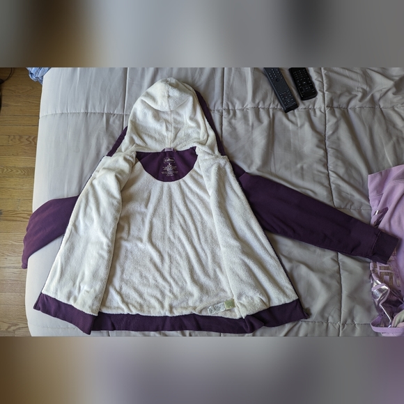 Purple L.L. Bean Fleece lined zip up hooded sweatshirt, medium - Picture 3 of 6